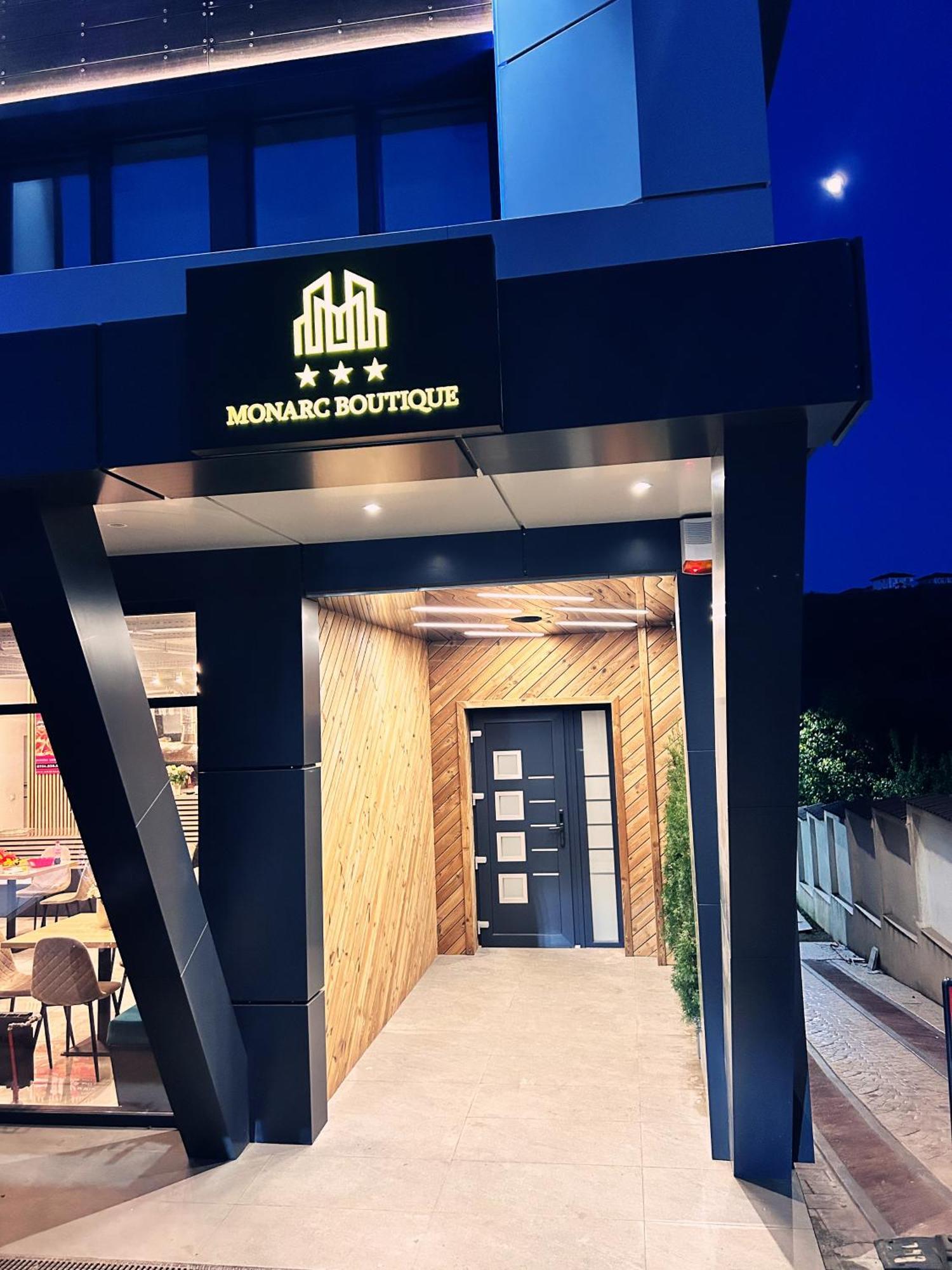 Monarc Boutique Aparthotel - Self Check-In Visan ภายนอก รูปภาพ