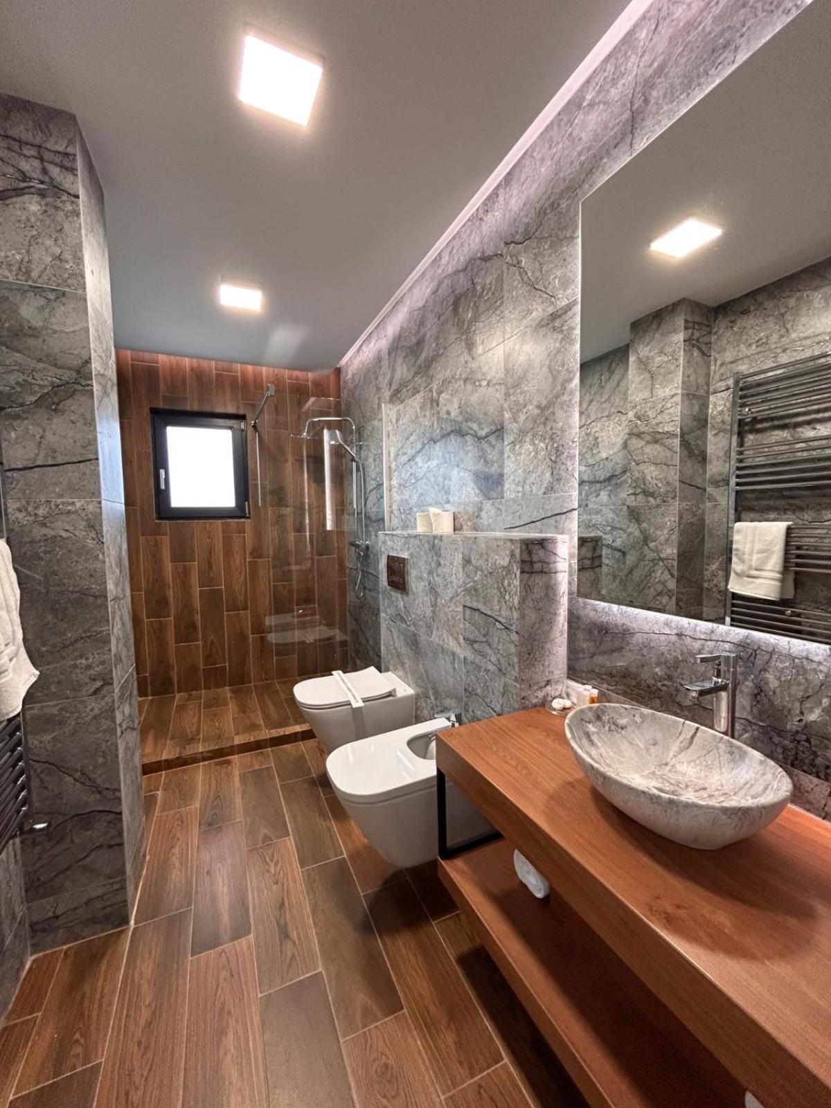 Monarc Boutique Aparthotel - Self Check-In Visan ภายนอก รูปภาพ