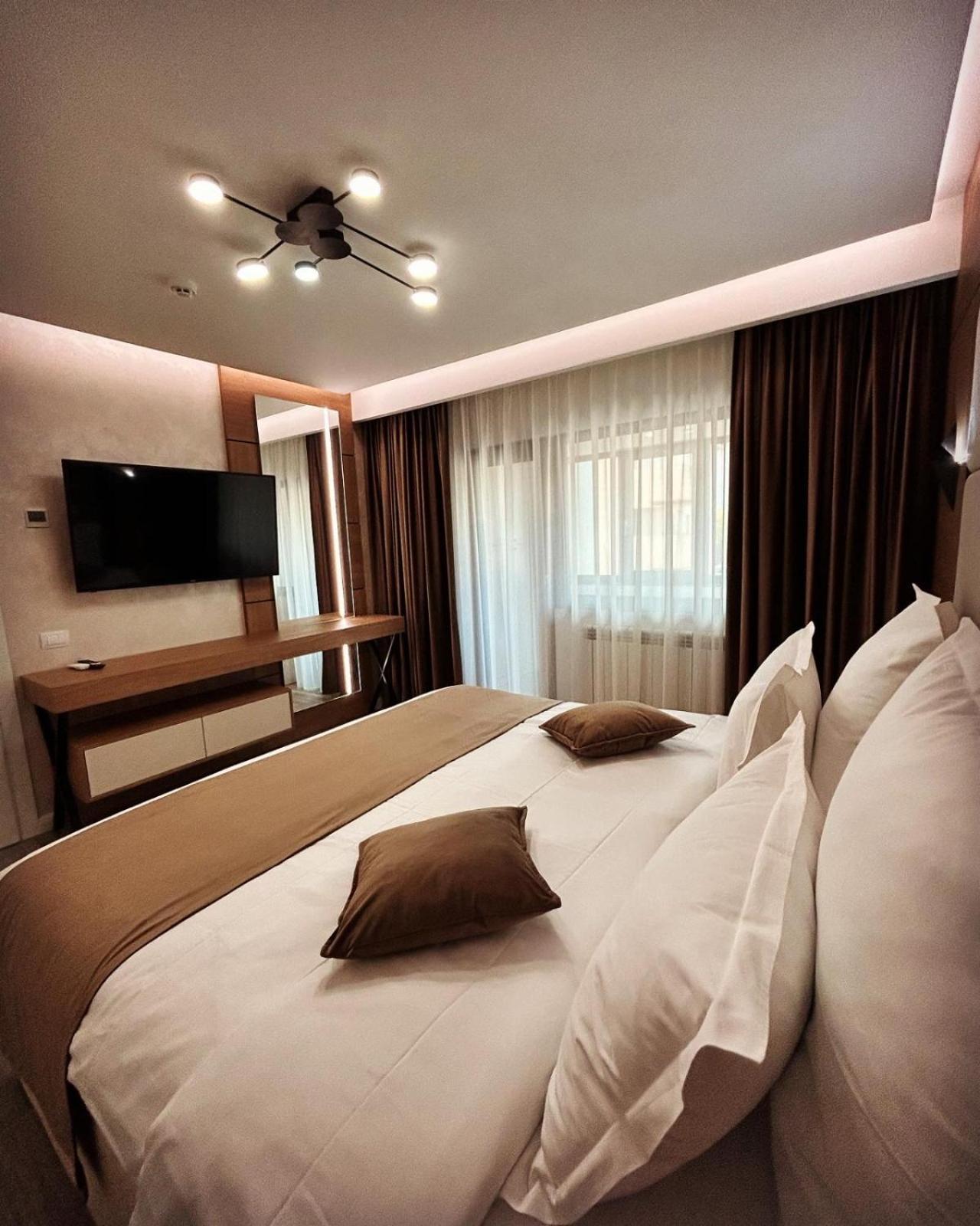 Monarc Boutique Aparthotel - Self Check-In Visan ภายนอก รูปภาพ