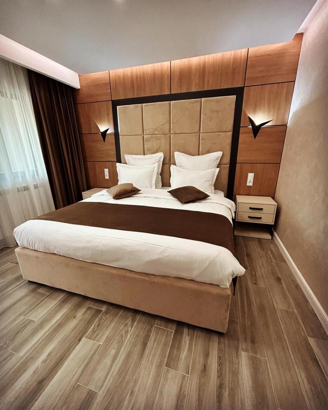 Monarc Boutique Aparthotel - Self Check-In Visan ภายนอก รูปภาพ