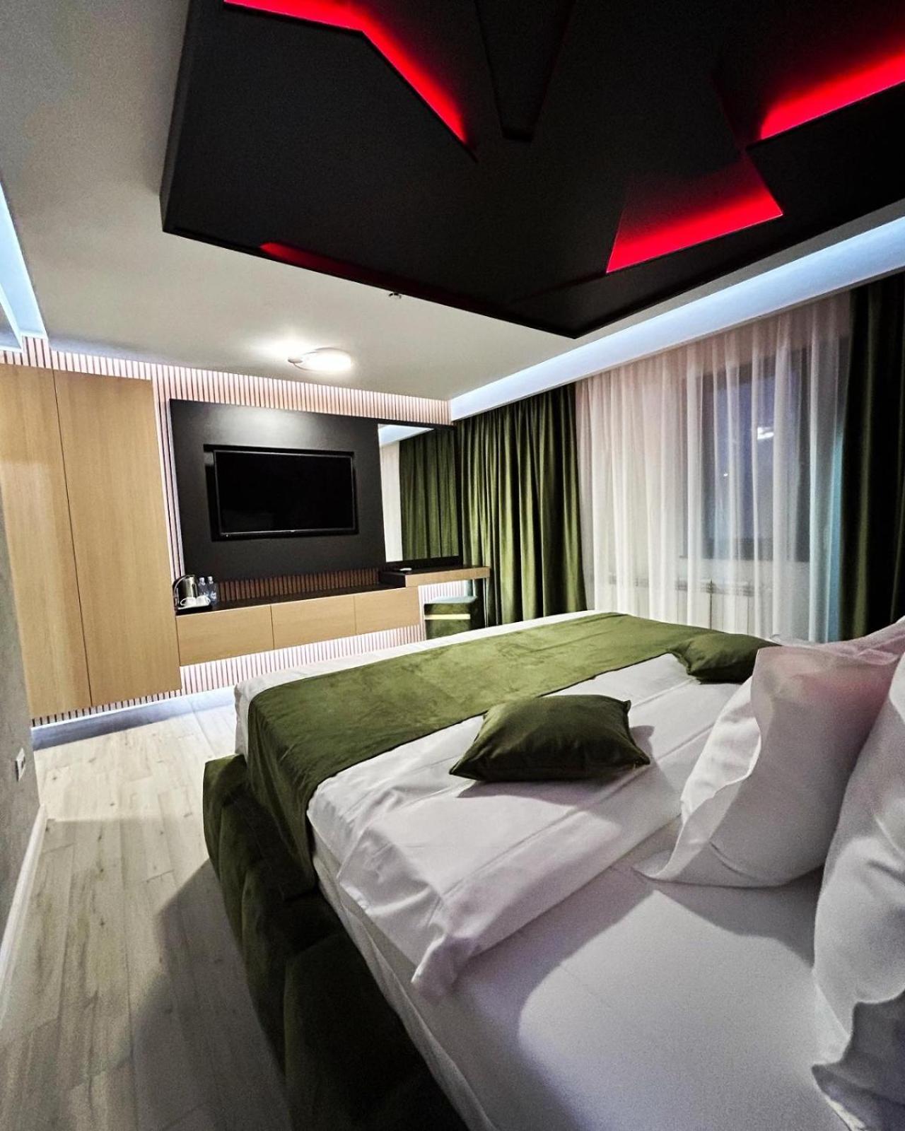Monarc Boutique Aparthotel - Self Check-In Visan ภายนอก รูปภาพ
