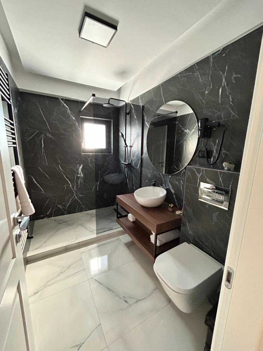 Monarc Boutique Aparthotel - Self Check-In Visan ภายนอก รูปภาพ
