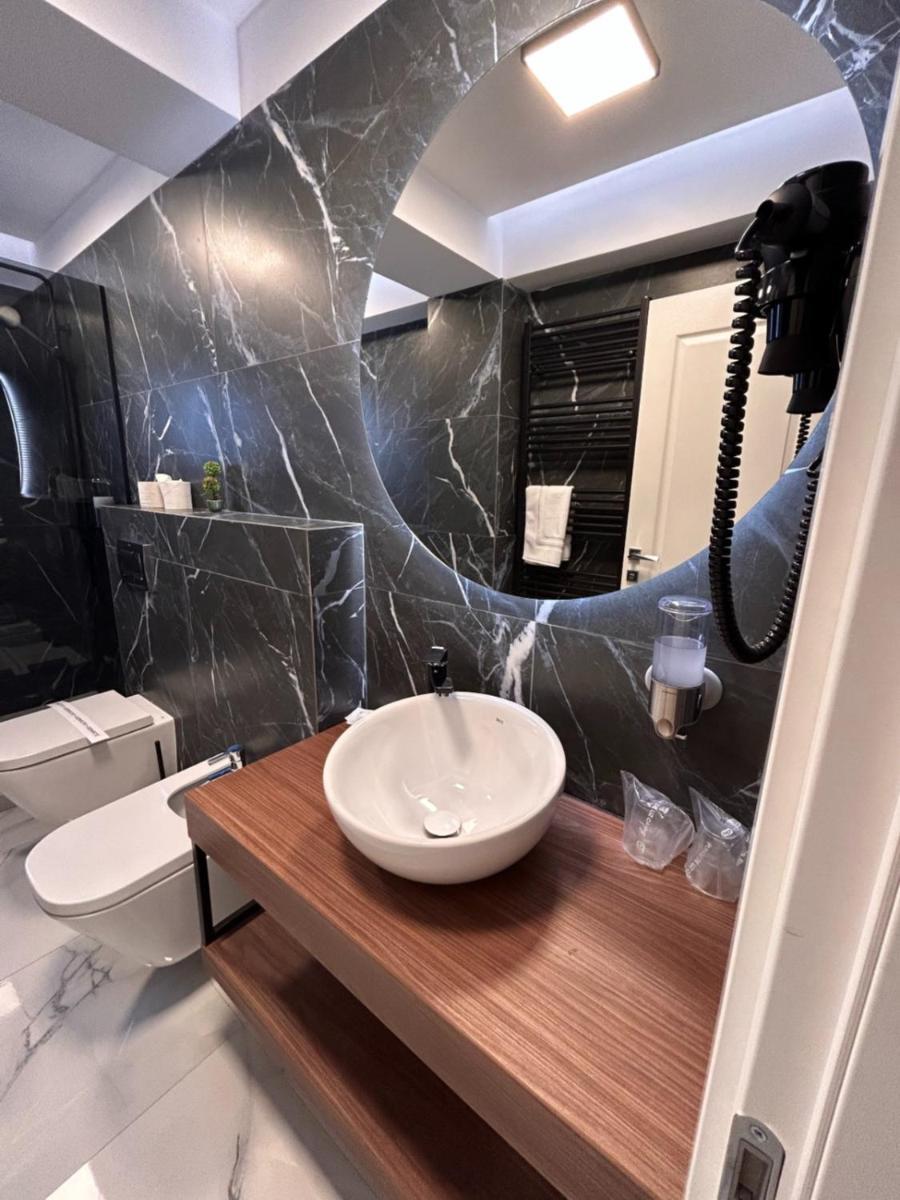 Monarc Boutique Aparthotel - Self Check-In Visan ภายนอก รูปภาพ
