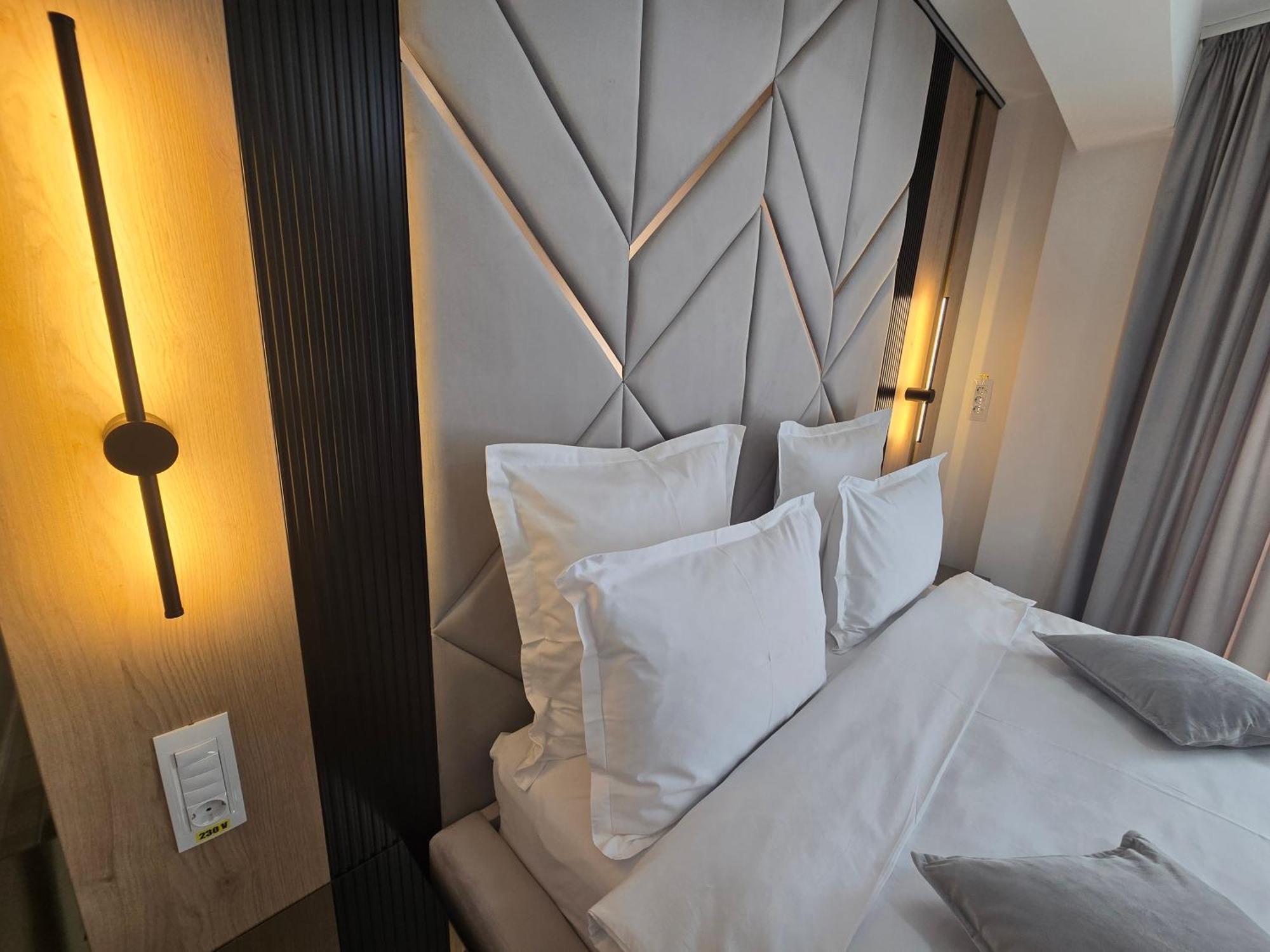 Monarc Boutique Aparthotel - Self Check-In Visan ภายนอก รูปภาพ